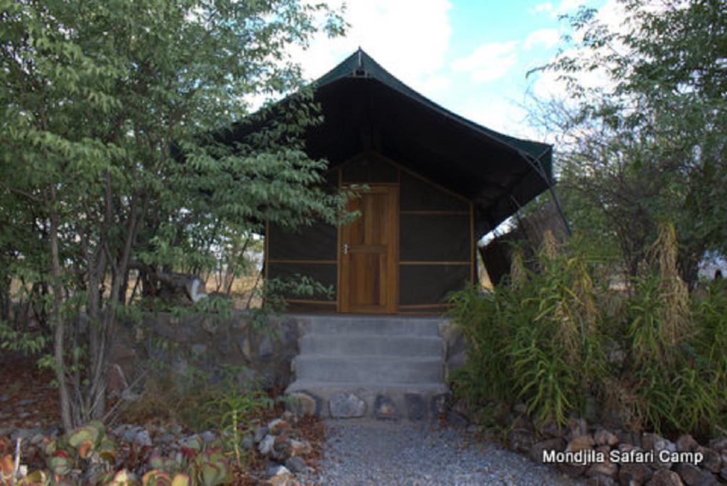 Mondjila Safari Camp Okaukuejo Exterior foto
