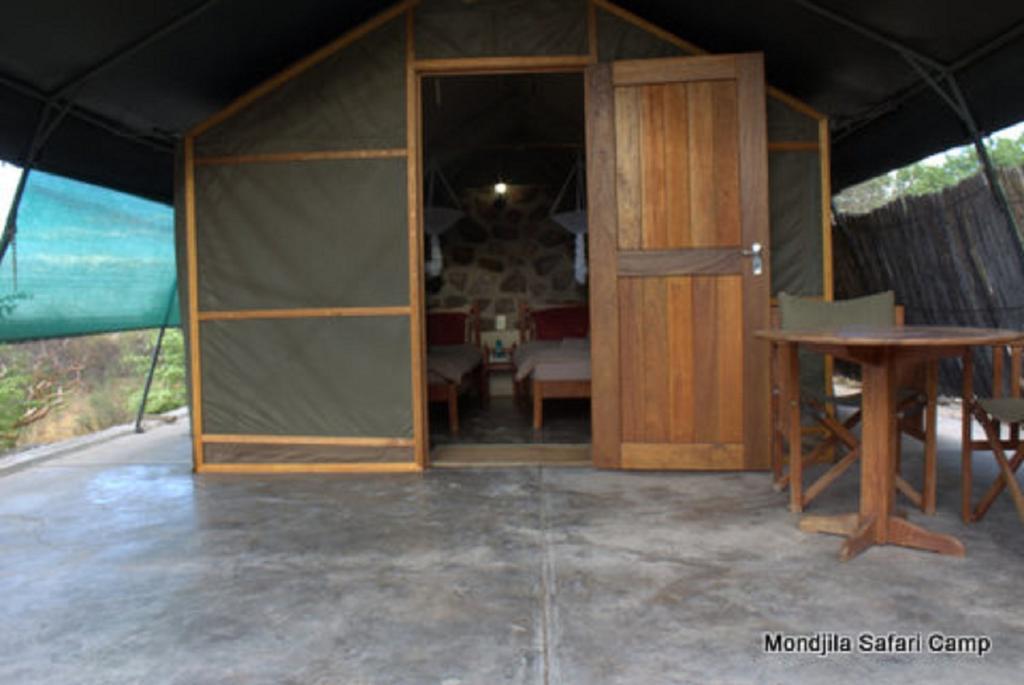Mondjila Safari Camp Okaukuejo Exterior foto